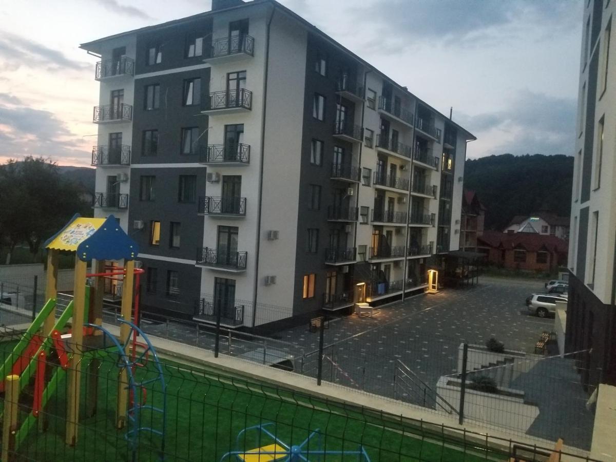 Апартаменти Віланж Polyana  Ngoại thất bức ảnh